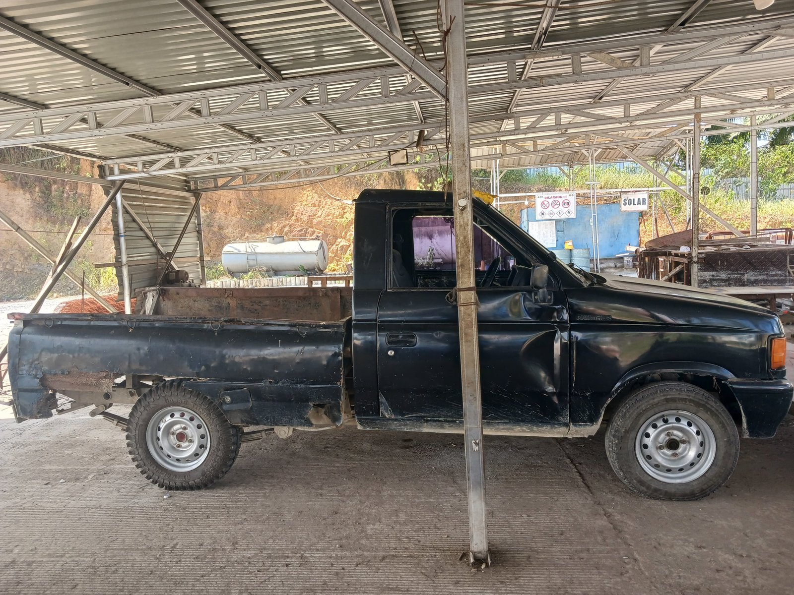 Isuzu Panther Pick Up (B9249TAS)